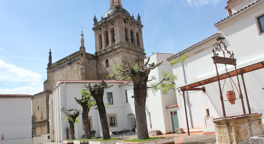 Sumaiya El Palacio Coria Exterior foto