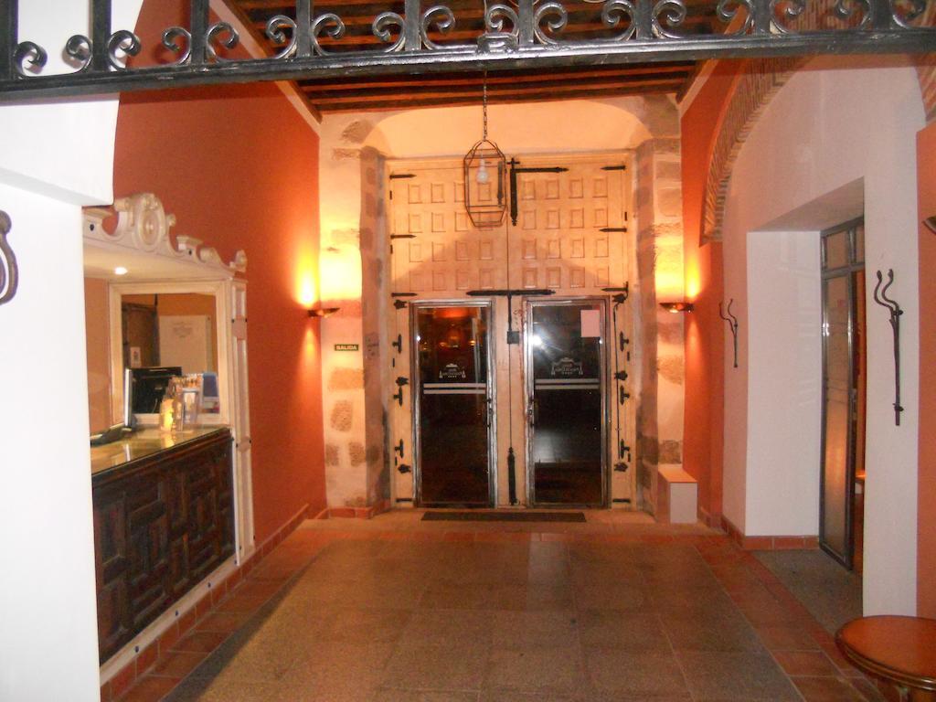 Sumaiya El Palacio Coria Exterior foto